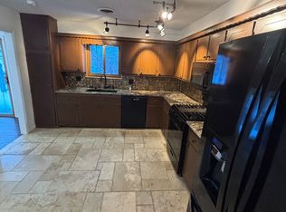 607 Spruce St, Liberty, MO 64068