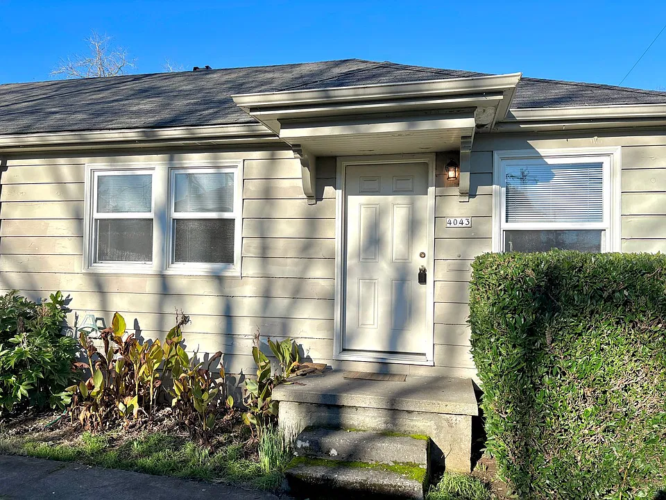 4041-4043 SE 36th Ave