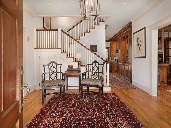 3rd image of 303 Crescent Ave