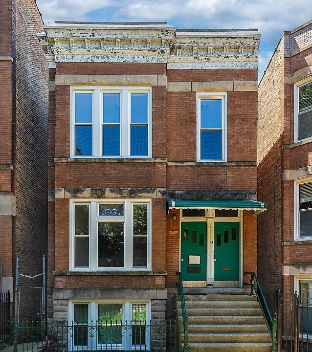 1st image of 2537 W Walton St #2