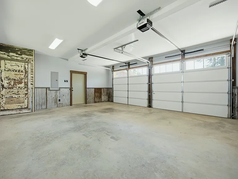 185 W Moreno St — Photo 41