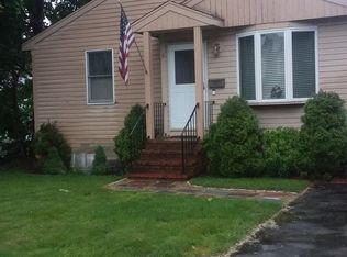 8 Hamilton Ave, Barrington, RI 02806