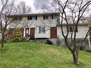 18 Somerstown Rd, Ossining, NY 10562