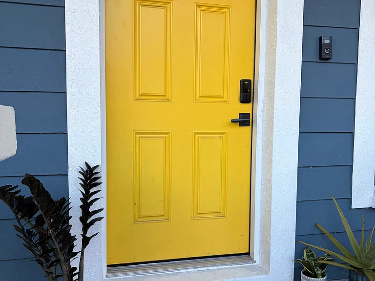 1507 E Emma St — Photo 1