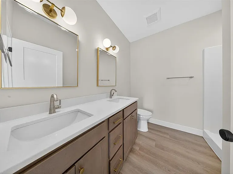1275 Eisenhower Blvd — Photo 26