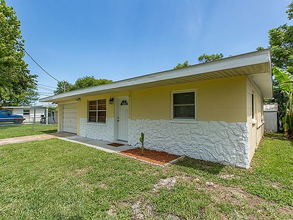 3rd image of 6529 Boatyard Dr
