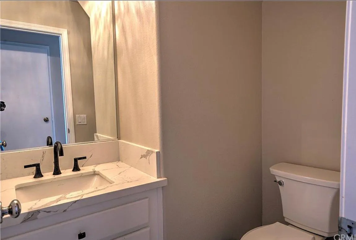 3 bed, 2.5 bath, 1538 sqft, $4,750 — Photo 4