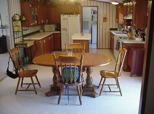 113 April Ln, Galena, MO 65656