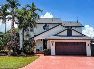 7864 NW 189th St, Hialeah, FL 33015