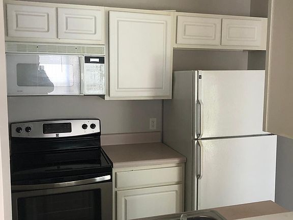 5th image of 2504 B Bluff View Ct