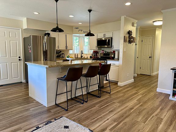 2nd image of 135 Green Hill Way