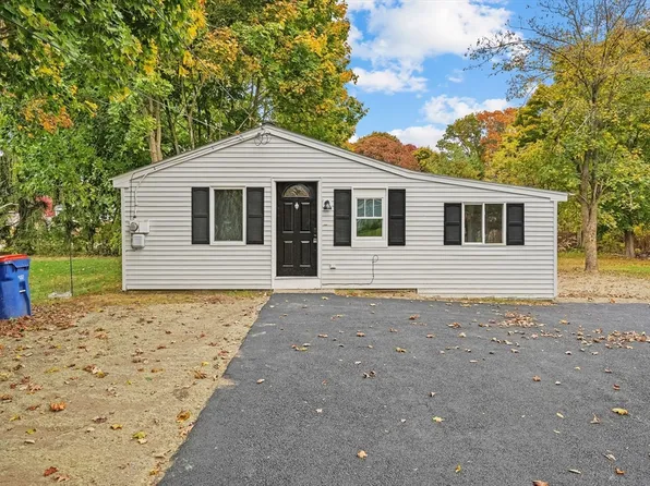 48 Pleasant St, Seekonk, MA 02771