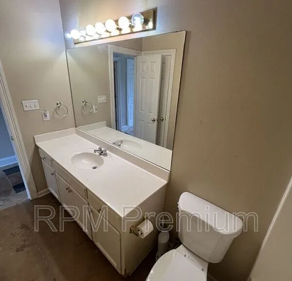 5557 Arialo Dr — Photo 28