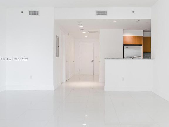 4th image of 1050 Brickell Ave APT 1806