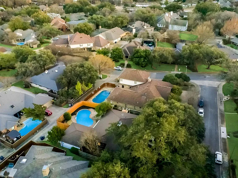 8810 Vista Oaks Cir — Photo 33