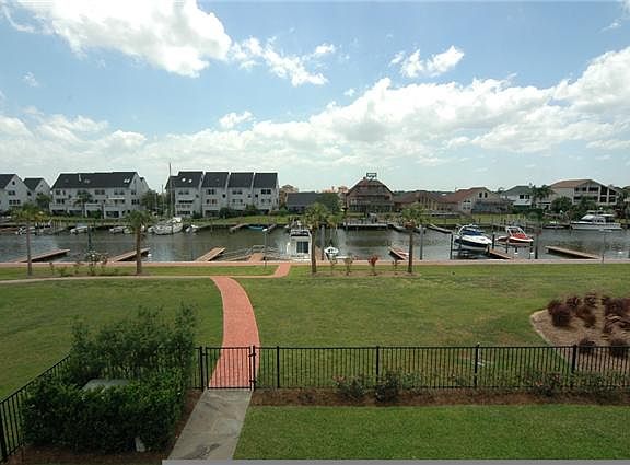 3rd image of 727 Pegasus Ln
