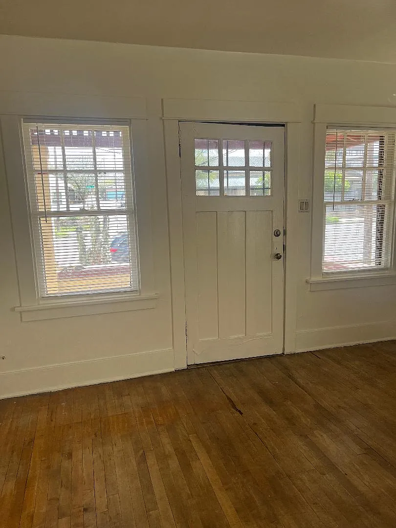 Building Photo - 129 N Euclid Ave #1