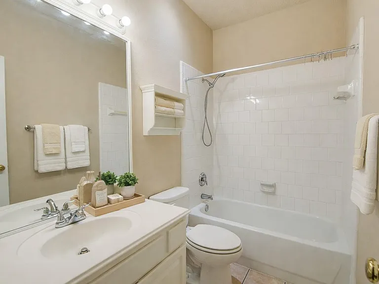 18422 Auburn Woods Dr — Photo 12