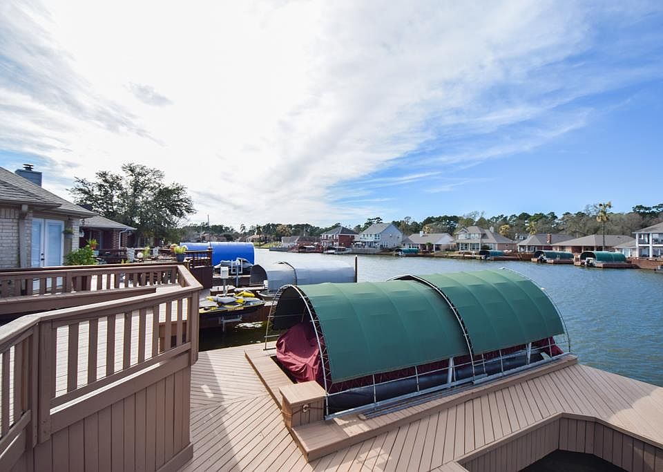 1st image of 12809 Pelican Island Dr