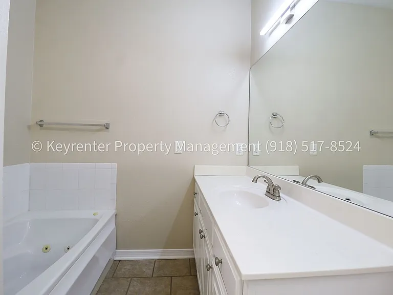 806 W 118th St S — Photo 35