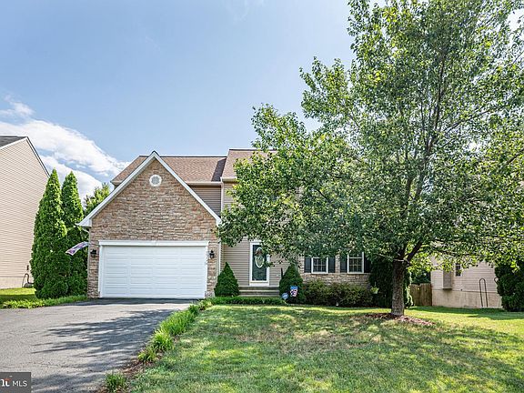 3rd image of 35190 Pheasant Ridge Rd