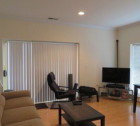 3rd image of 1224 Chicago Ave APT 203B