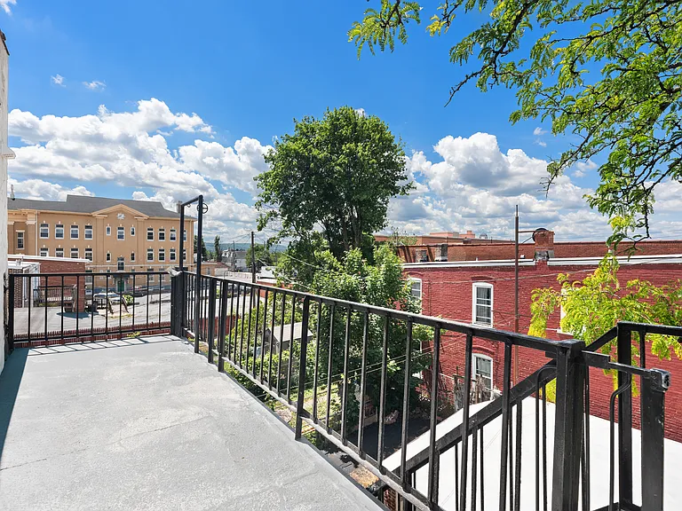 548 Ridge Ave #3 — Photo 11