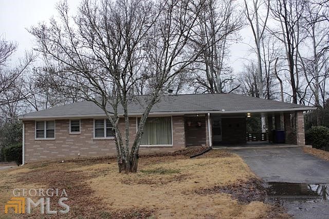 2nd image of 1212 Robin Rd NE