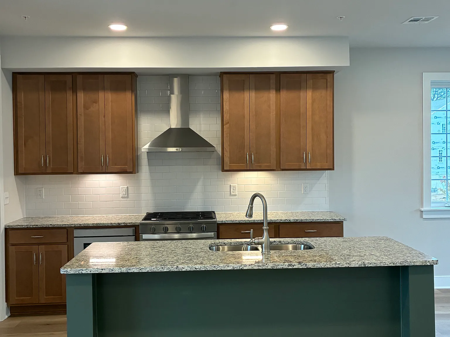 3 bed, 2.5 bath, 1632 sqft, $2,295 — Photo 3