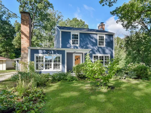 3N228 Valewood Dr, West Chicago, IL 60185