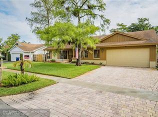7151 NW 49th St, Lauderhill, FL 33319