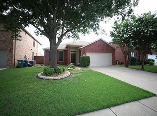 1212 Pine Ridge Rd, Roanoke, TX 76262