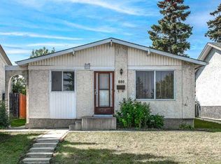 880 E Rundlecairn Way NE, Calgary, AB T1Y2R7