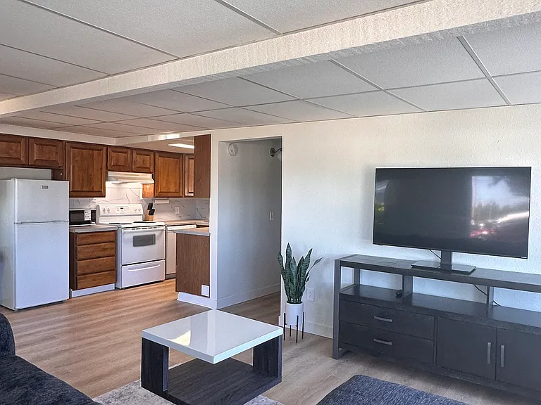 405 NE Bridgeton Rd — Photo 11