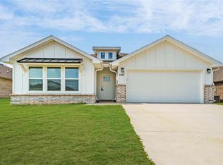 1707 Edwards St, Pea Ridge, AR 72751