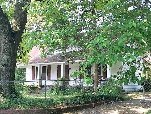 1st image of 190 NW Congress St