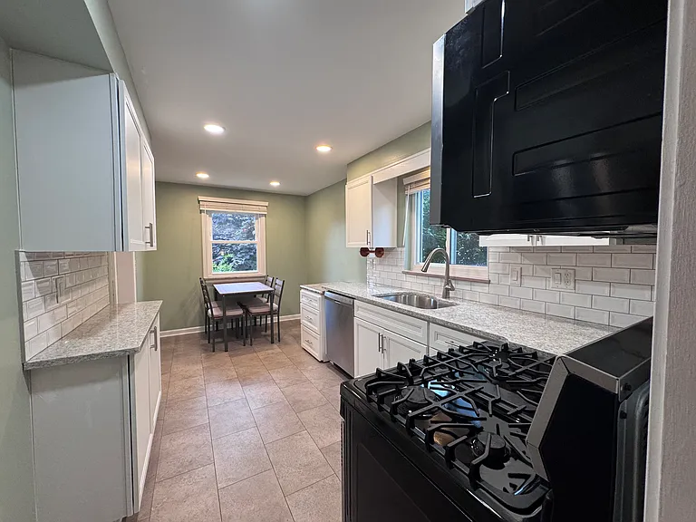 69 Berryman Dr — Photo 11