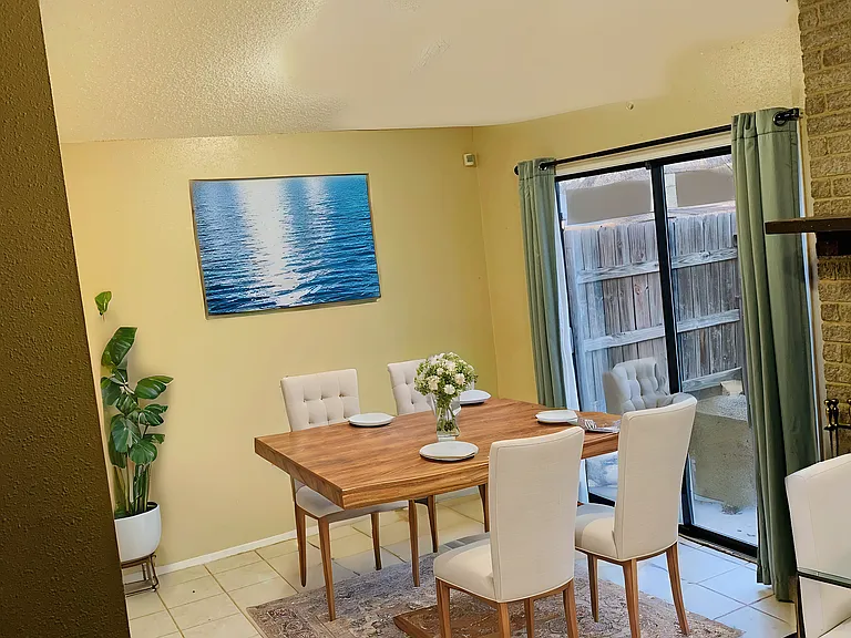 1020 Royal Vista Dr — Photo 2