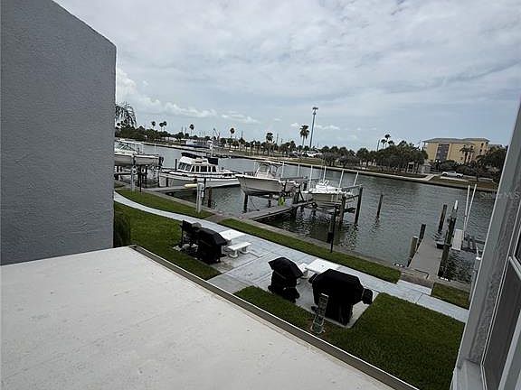 3rd image of 315 MEDALLION BOULEVARD #H