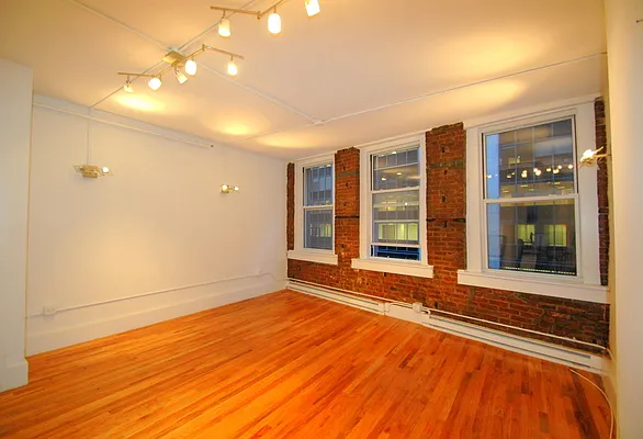Rented by BLU Real Estate | media 6