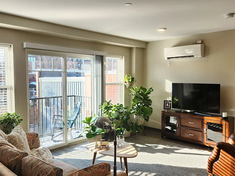Foster's Place — Photo 7