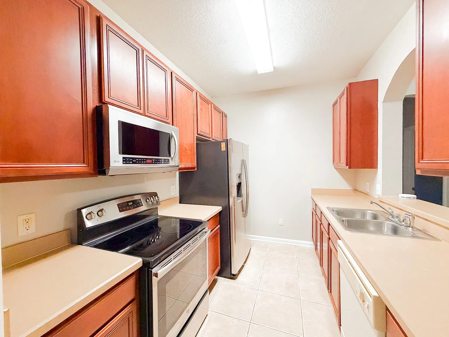 2 bed, 1050 sqft, $1,650 — Photo 4