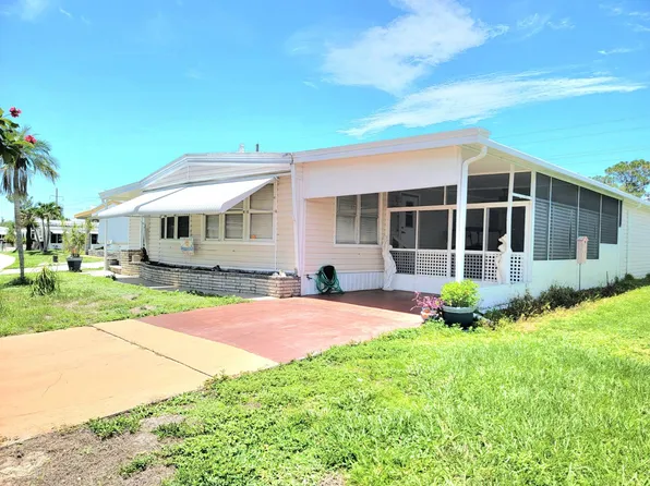 436 Hidden Cove Rd, North Fort Myers, FL 33917