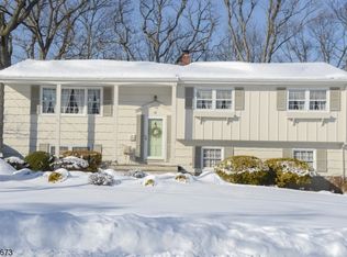 31 Medford Pl, Wayne, NJ 07470