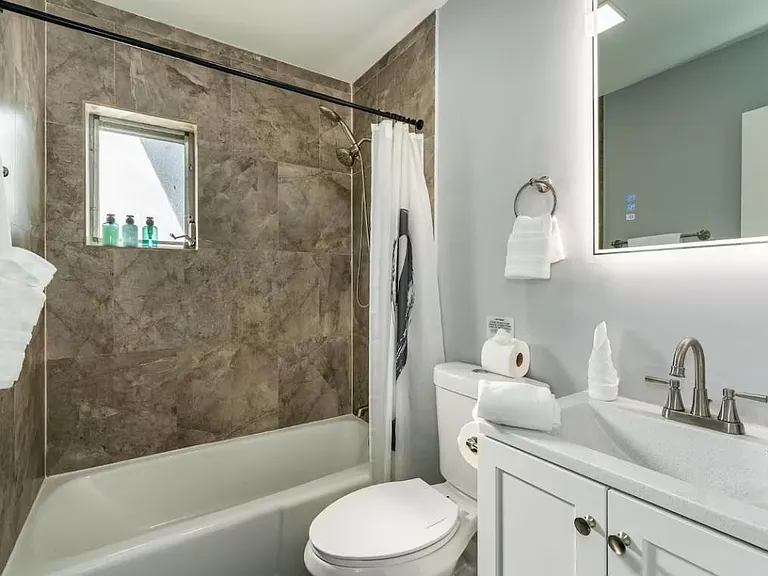 1051 SW 32nd Ct #1 — Photo 13