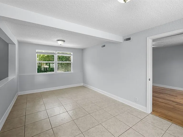 814 W Indiana Ave — Photo 16