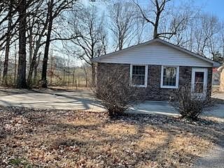 2nd image of 2 Greer Ct