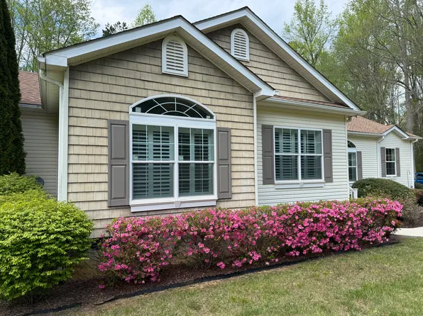 185 Creasman Hill Rd, Mills River, NC 28759