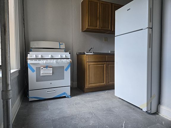 2nd image of 184 E 96th St #6