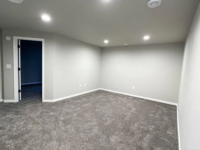 800 Cathy Dr W — Photo 23